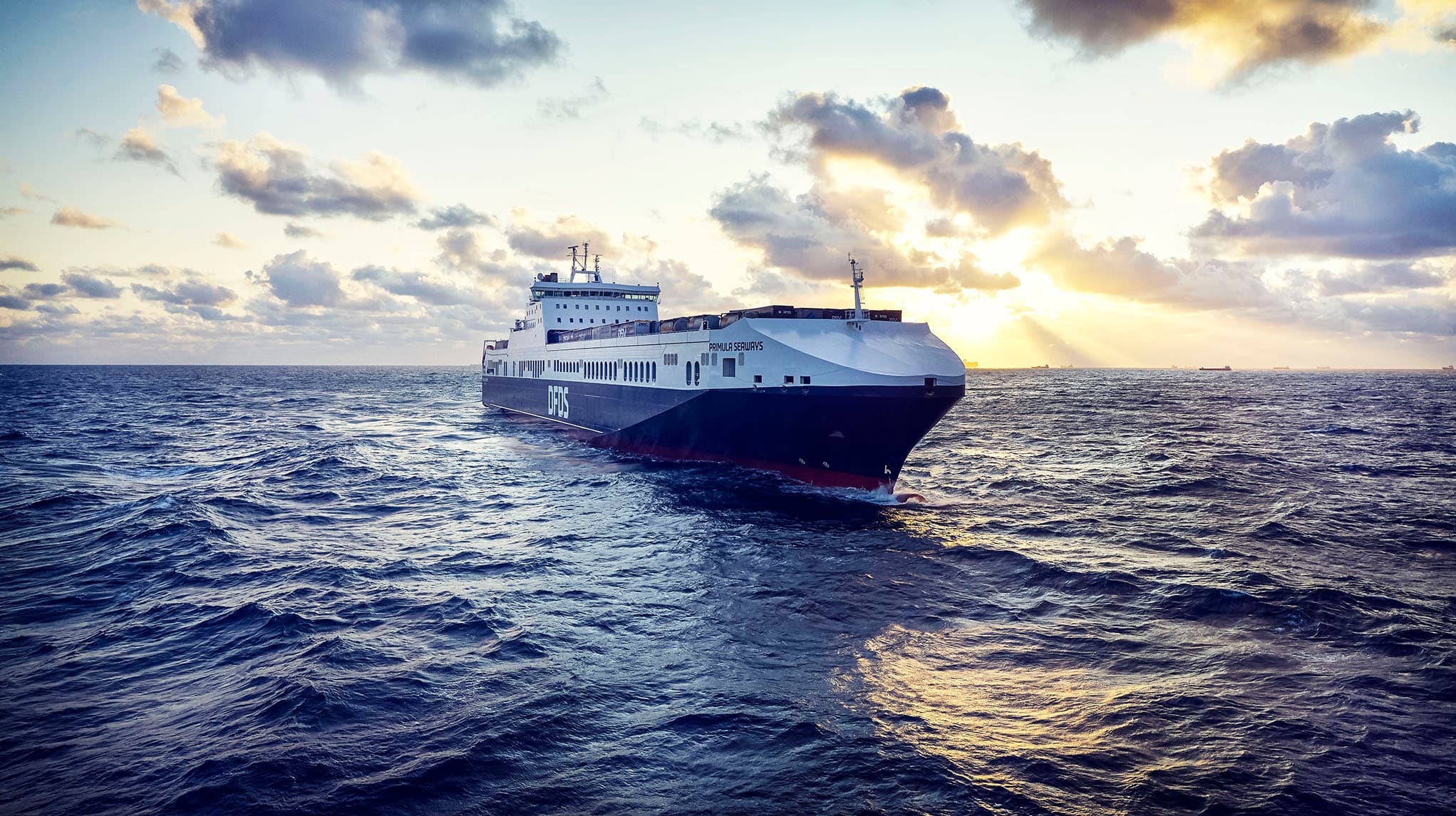 ship sailing